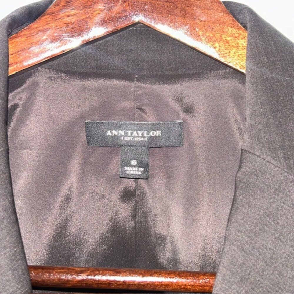 Ann Taylor Women's Size 6 Gray Two Button Lined Blazer Jacket Notched Collar - Picture 3 of 4